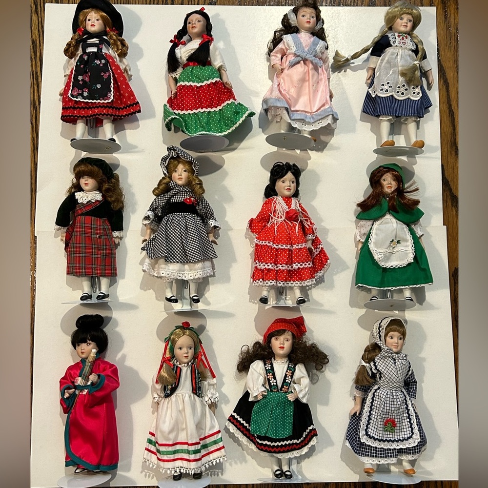 12 DANBURY MINT ALL AROUND THE WORLD PORCELAIN DOLL COLLECTION
